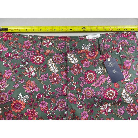St John's Bay Womens Size 18 Bermuda Shorts Floral Green Midrise tummy control - Picture 3 of 12